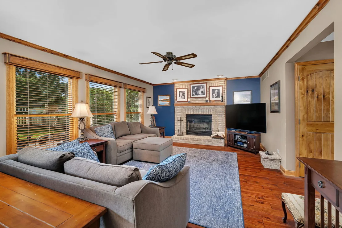 Photo of 24221 Brown Lane