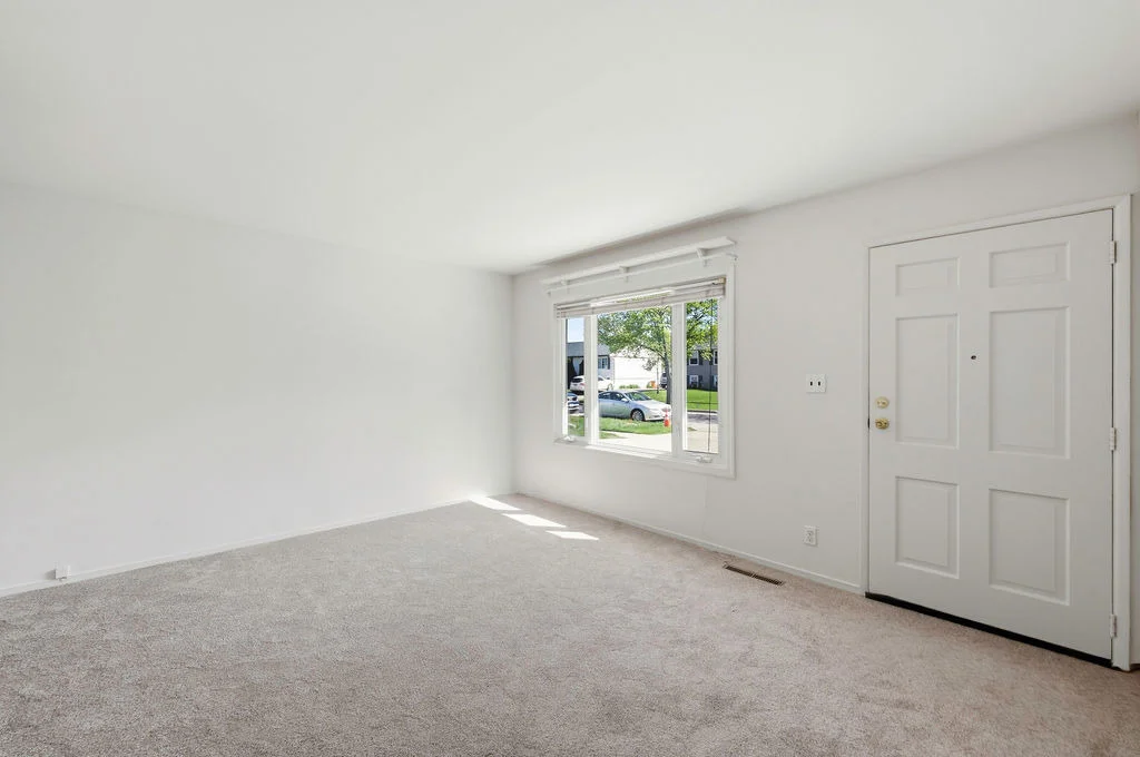 Photo of 910 Meadow Lane