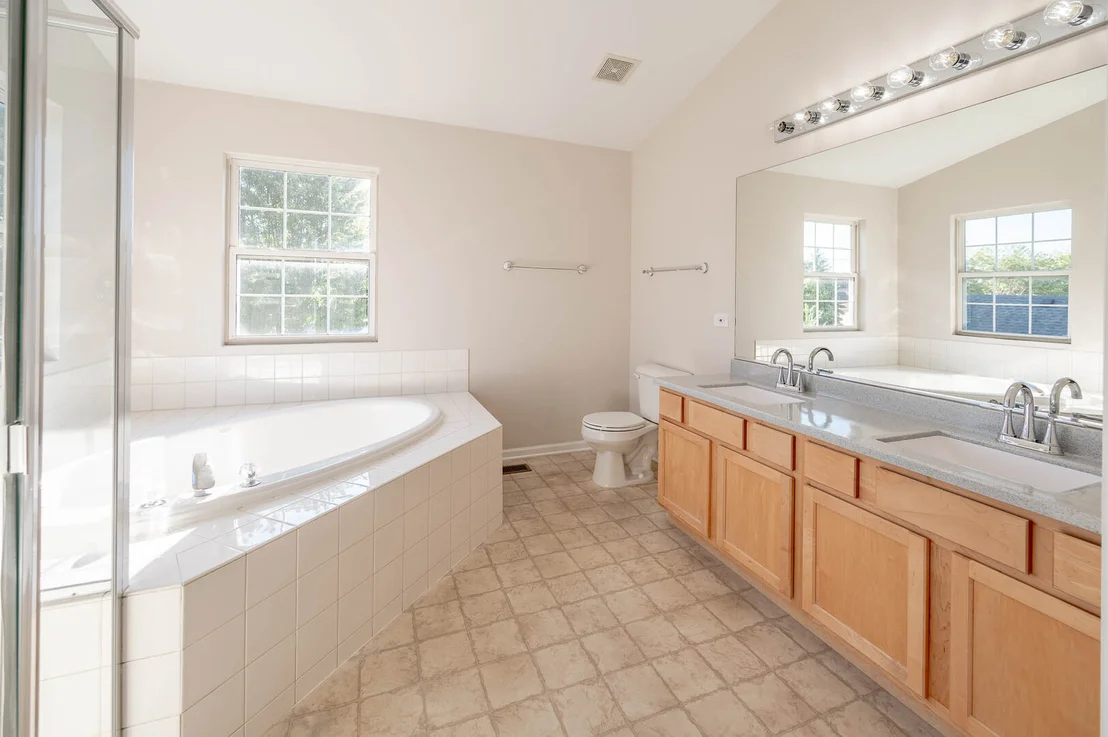 Photo of 1401 Bridgehampton Drive