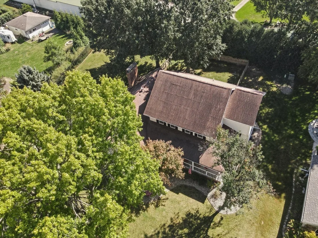 Photo of 703 Surrey Road