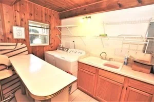 Photo of 910 Hollywood Avenue