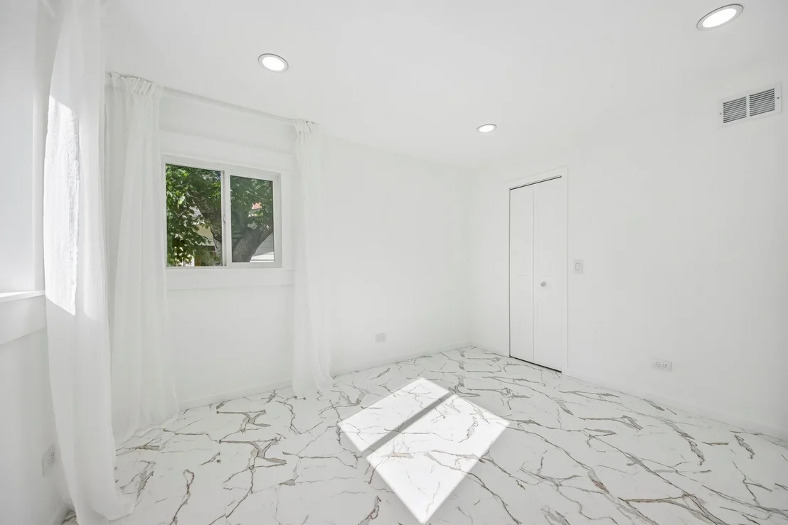 Photo of 2804 Old Oak Drive