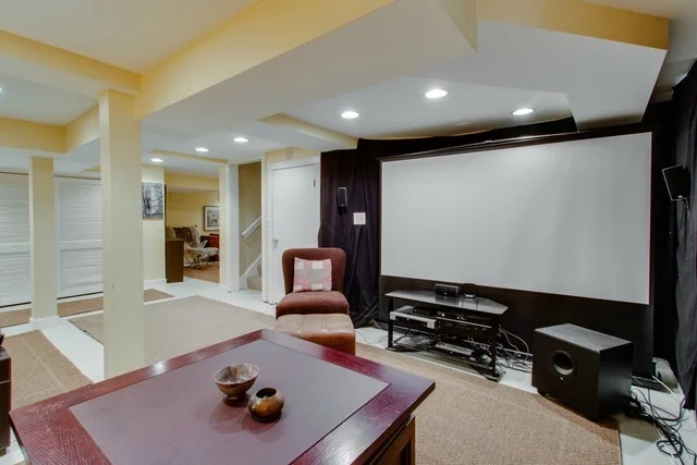 Photo of 1124 MAPLE Avenue