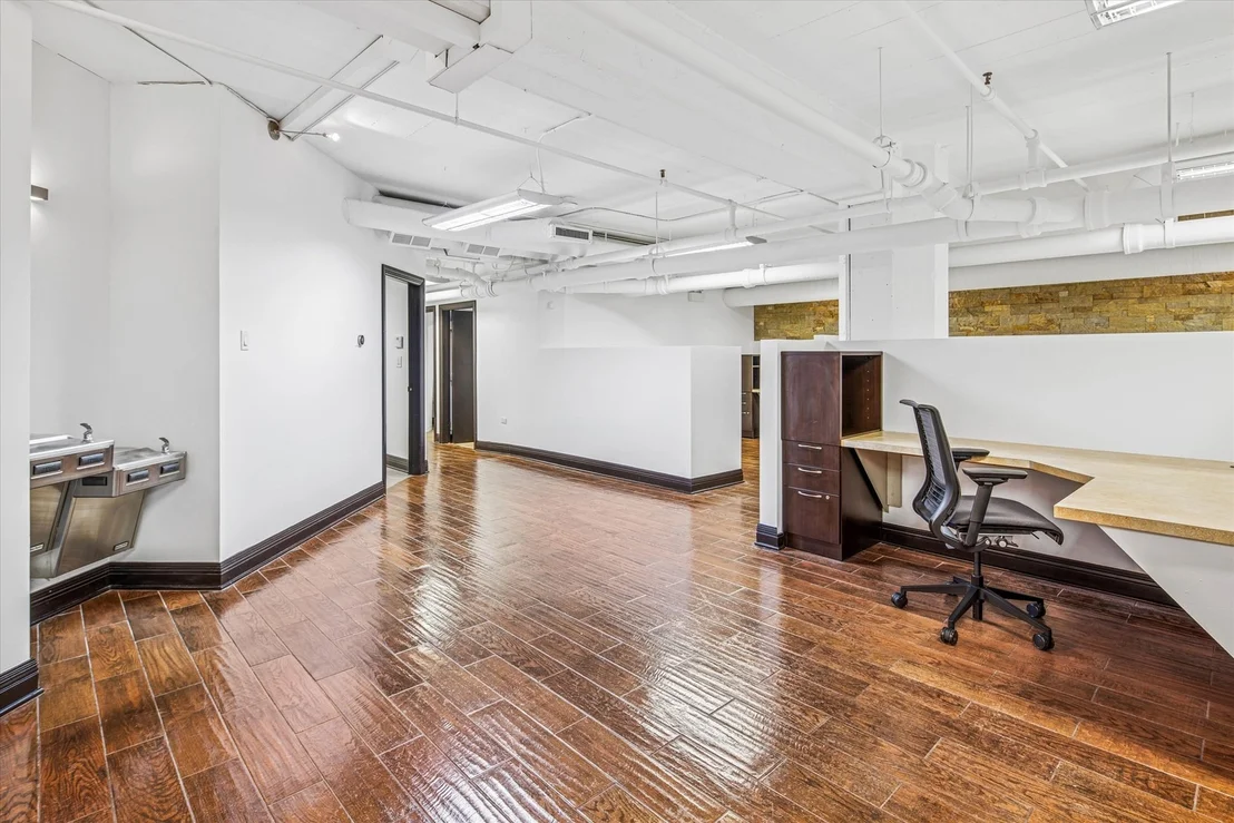 Photo of Unit 105 at 1327 W Washington Boulevard