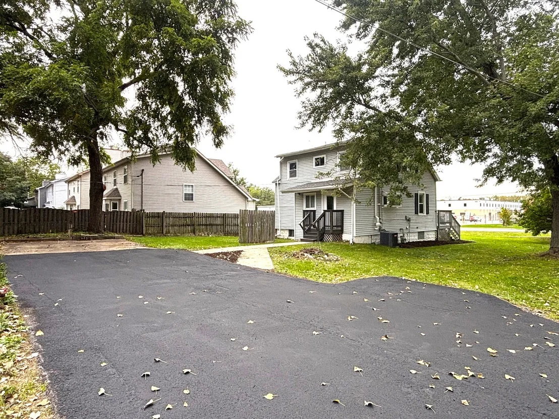 Photo of 2276 Manchester Road