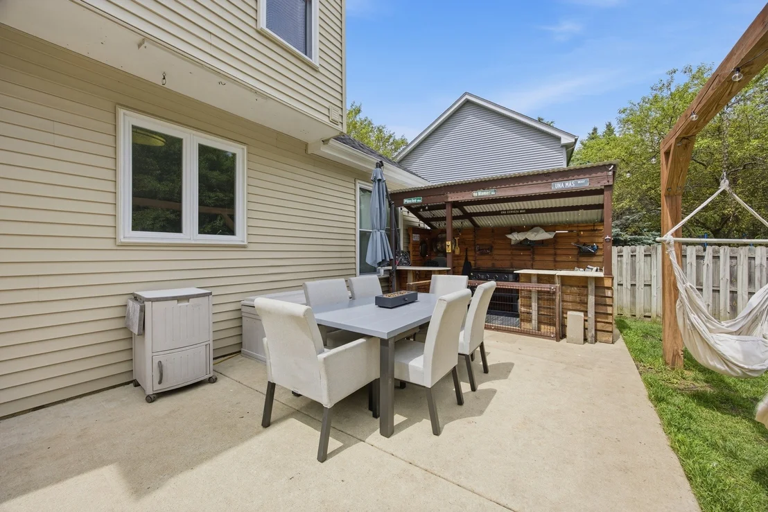 Photo of 2096 Edinburgh Lane