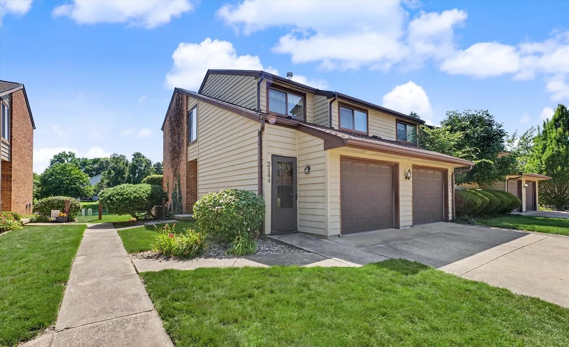 Photo of Unit 2142 at 2142 Harbortown Circle