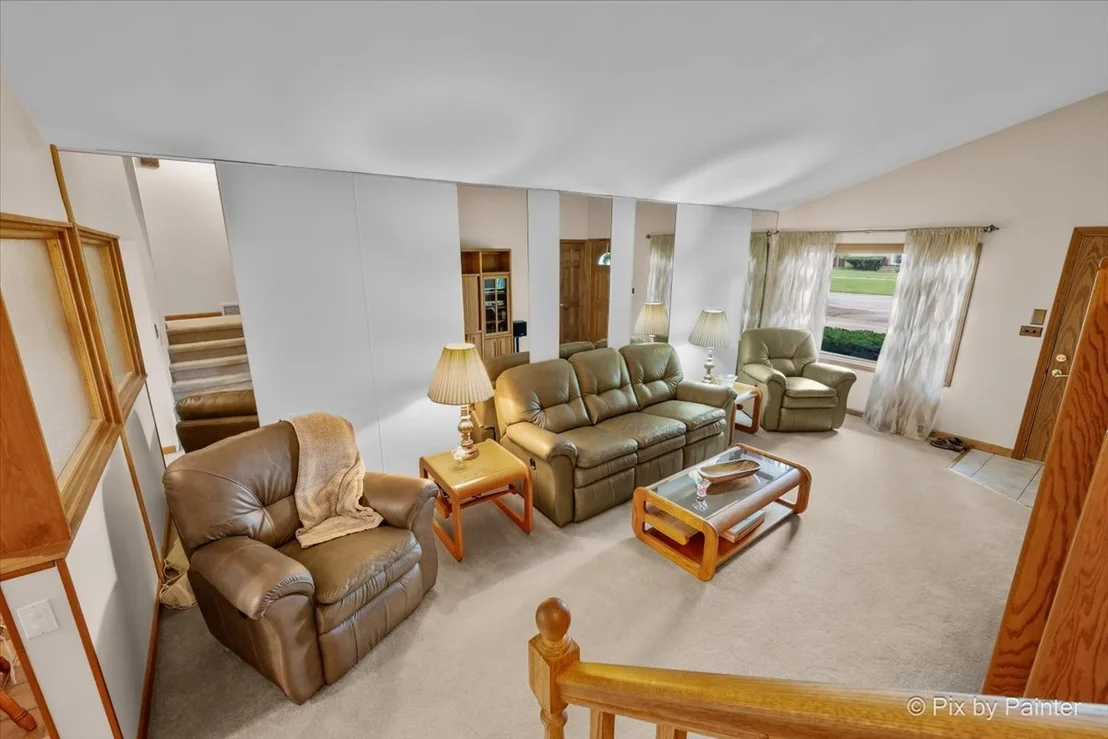 Photo of 24 W Devon Avenue