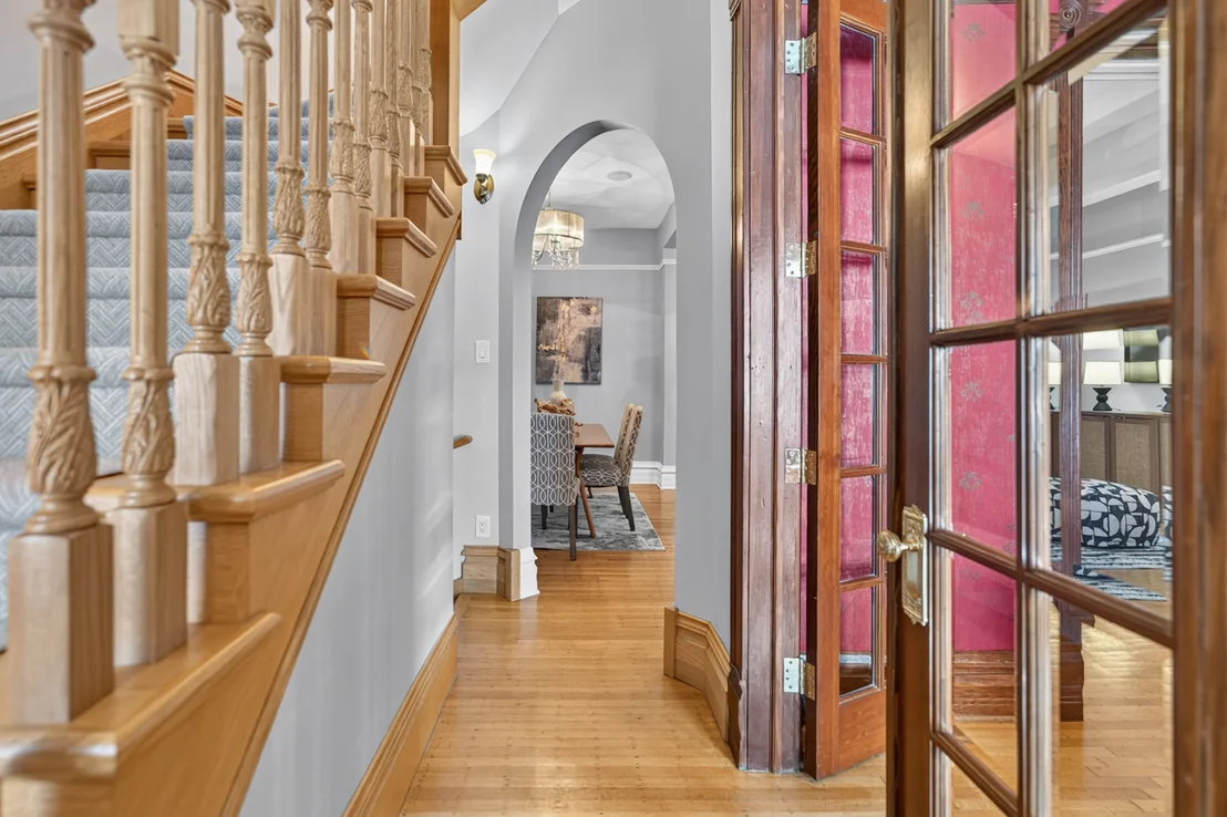 Photo of 634 W Briar Place