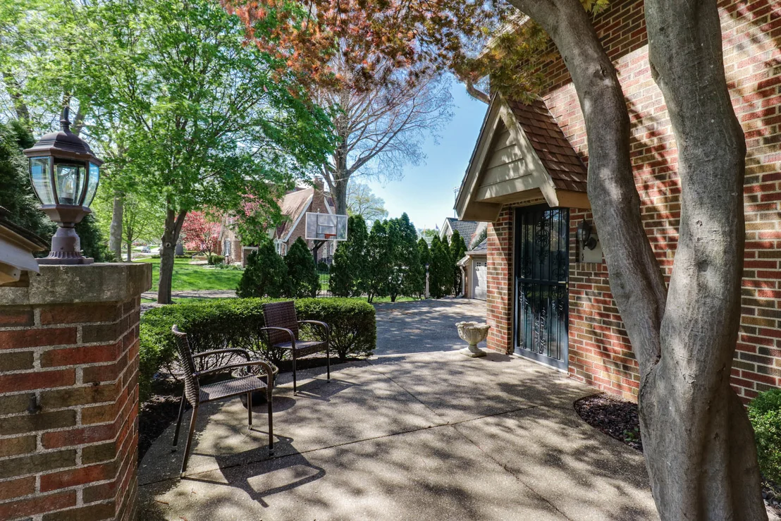 Photo of 1202 Elmwood Road