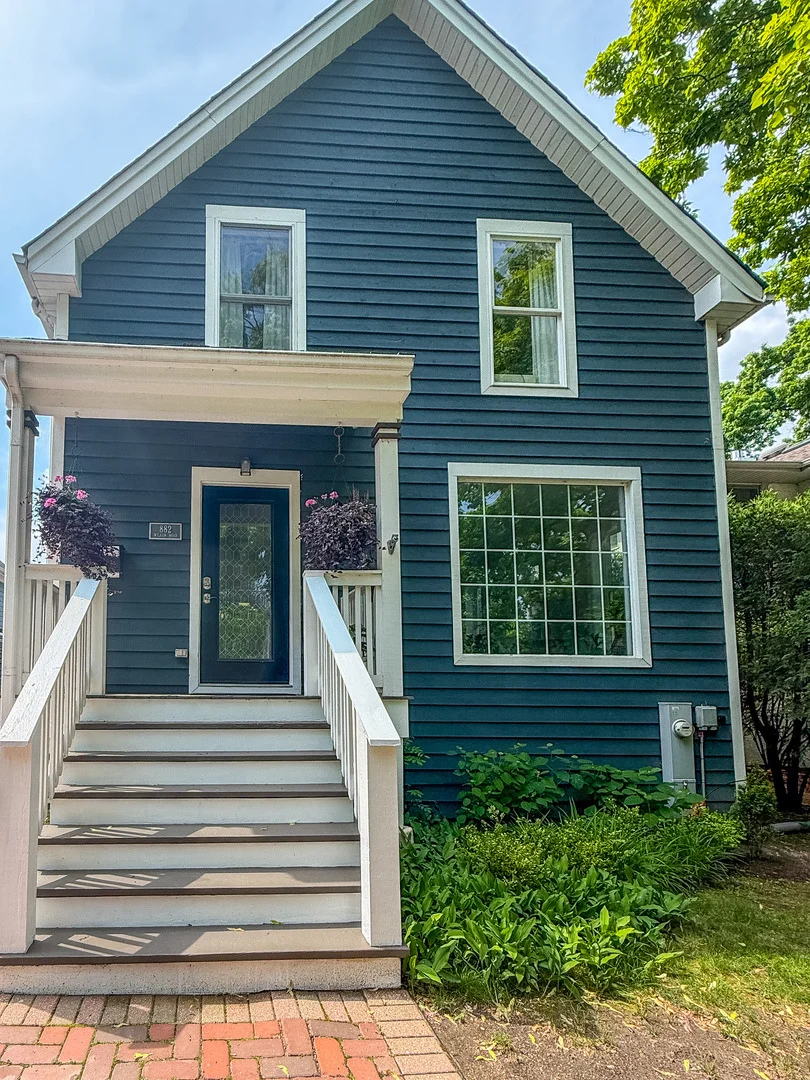 Photo of 882 Willow Road