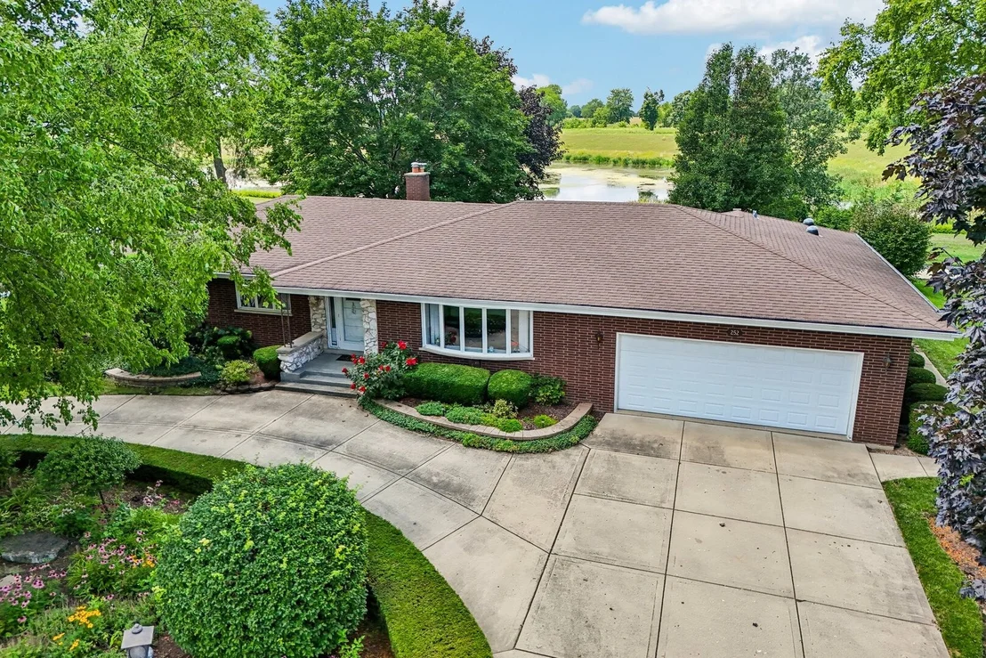 Photo of 252 Cardinal Drive