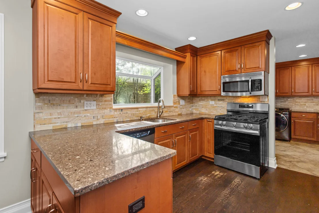 Photo of 807 Surrey Lane