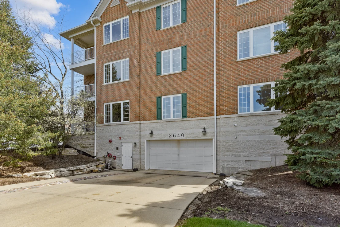 Photo of Unit 202 at 2640 Summit Drive