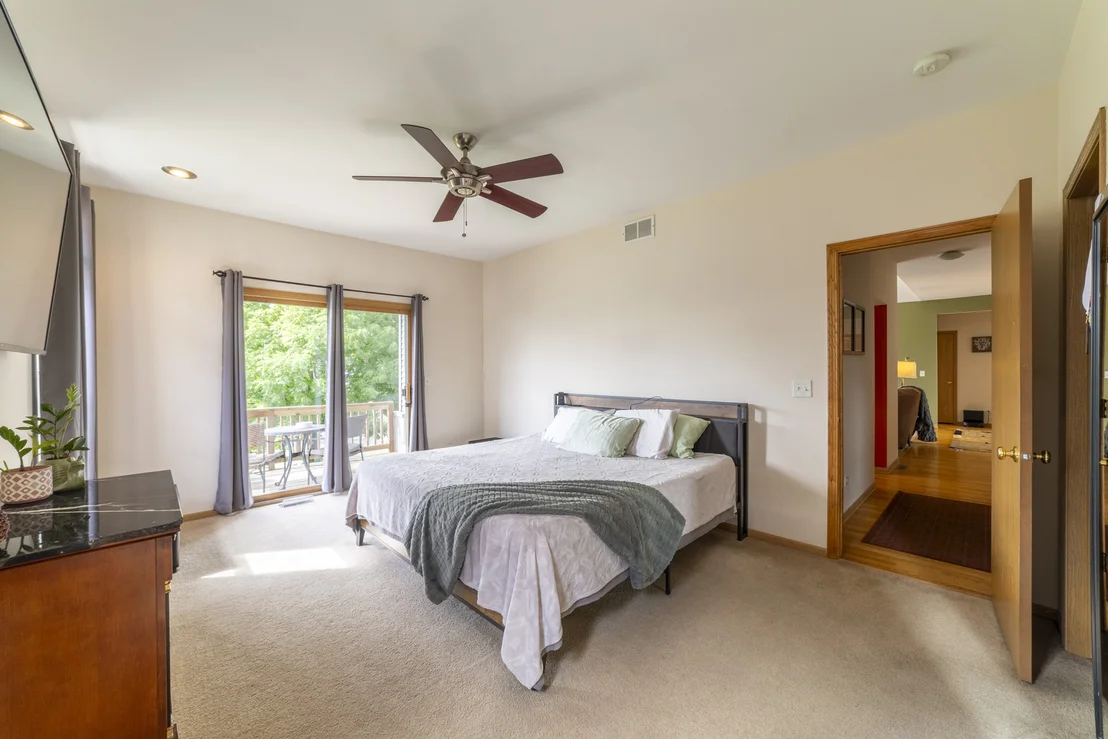 Photo of 16453 LAKESIDE Drive