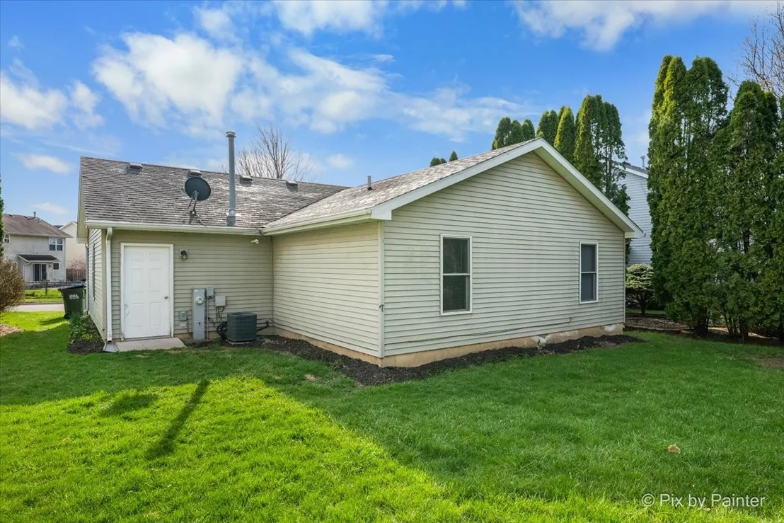Photo of 705 Hawthorne Lane