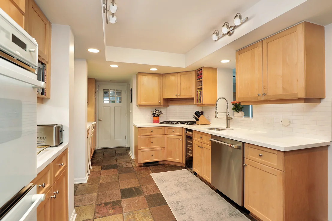 Photo of 1024 Old Elm Place