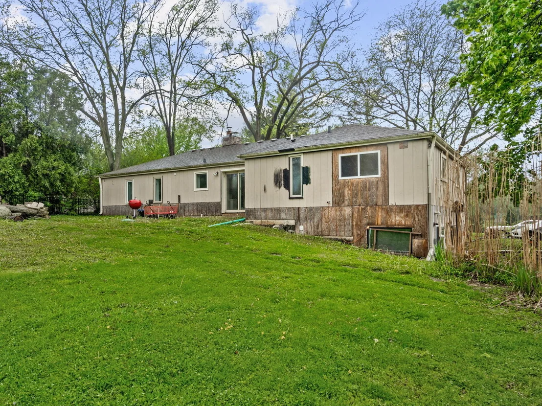 Photo of 1S655 Taylor Road