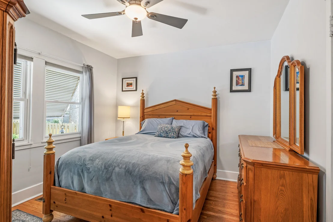 Photo of 389 Addison Road