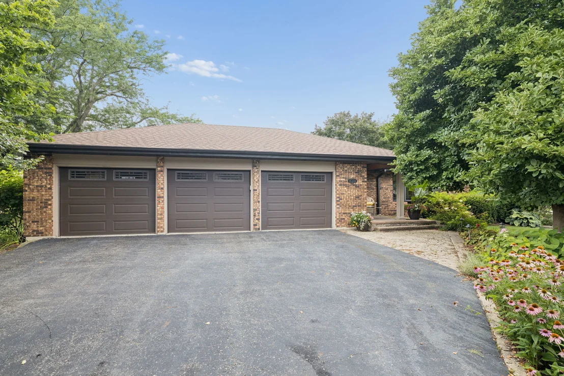 Photo of 11S634 Mcgrath Lane
