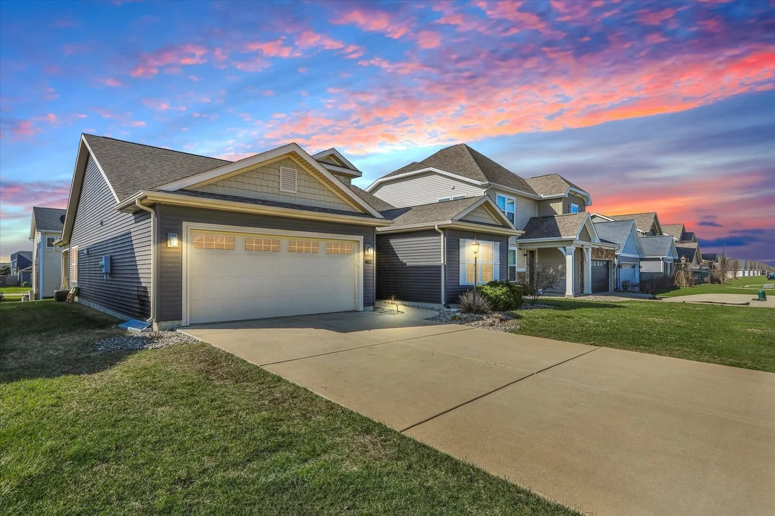 Photo of 407 Bardeen Lane