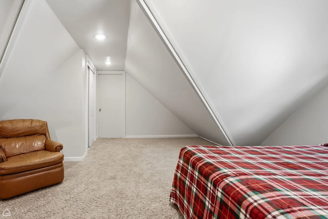 Photo of 4400 Riverside Drive