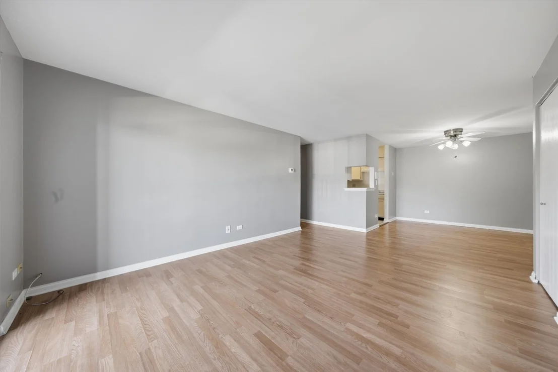 Photo of Unit M5 at 1422 Stonebridge Circle