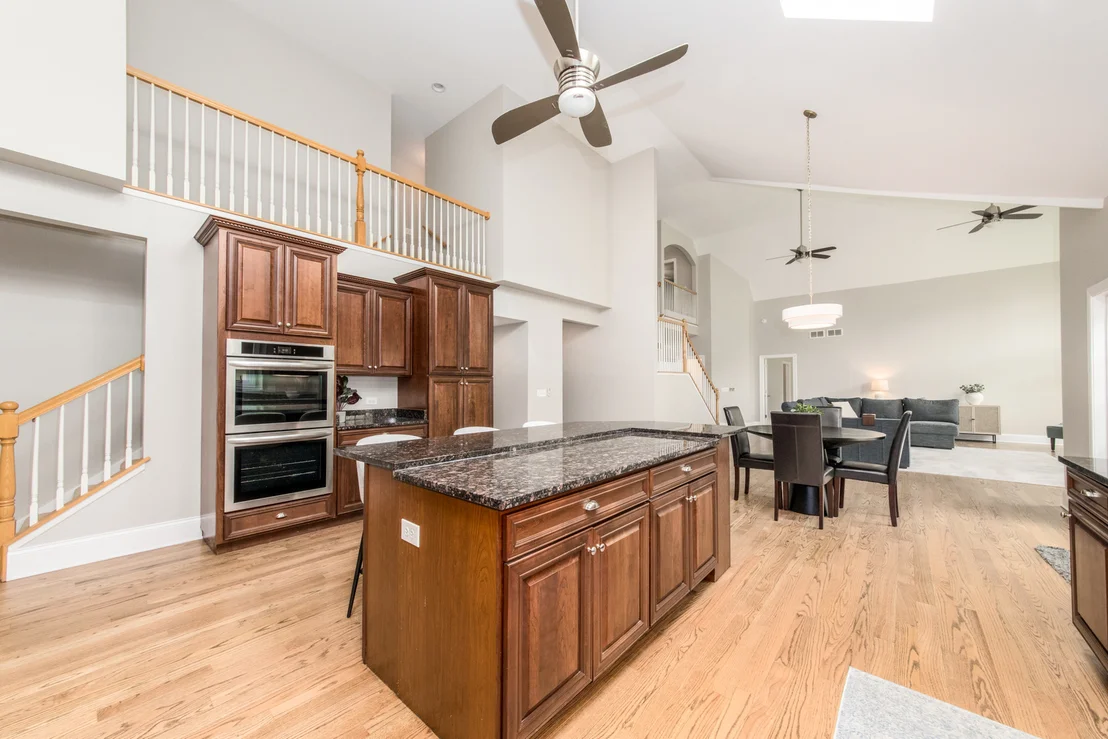 Photo of 4736 DEVON Avenue