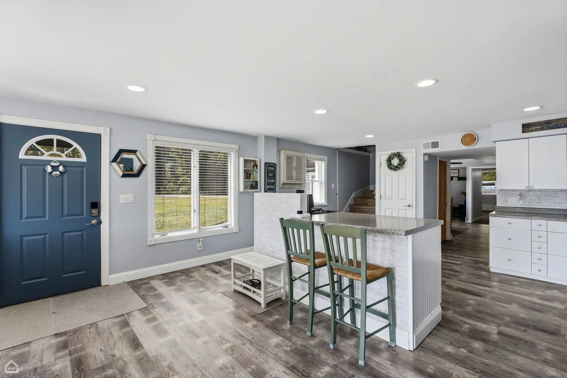 Photo of 4400 Riverside Drive