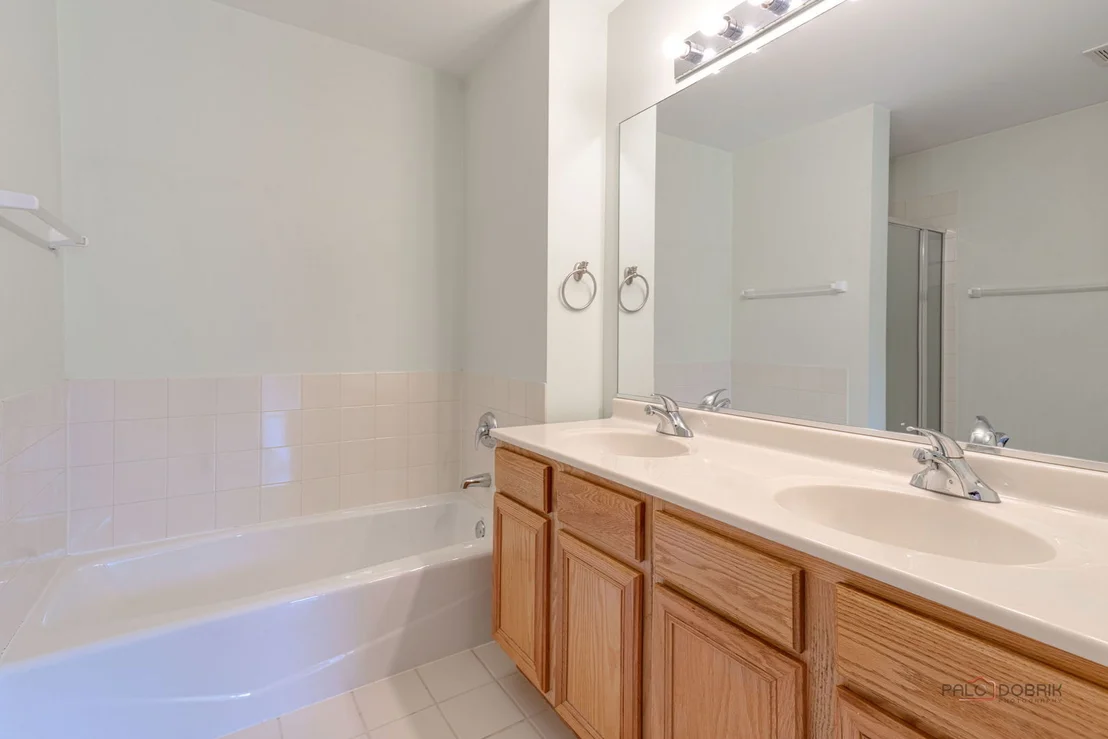 Photo of 1002 Kensington Drive