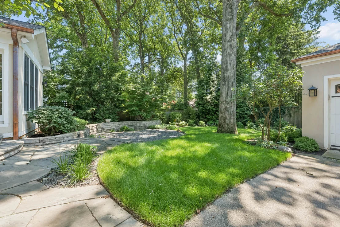 Photo of 1192 Chatfield Road