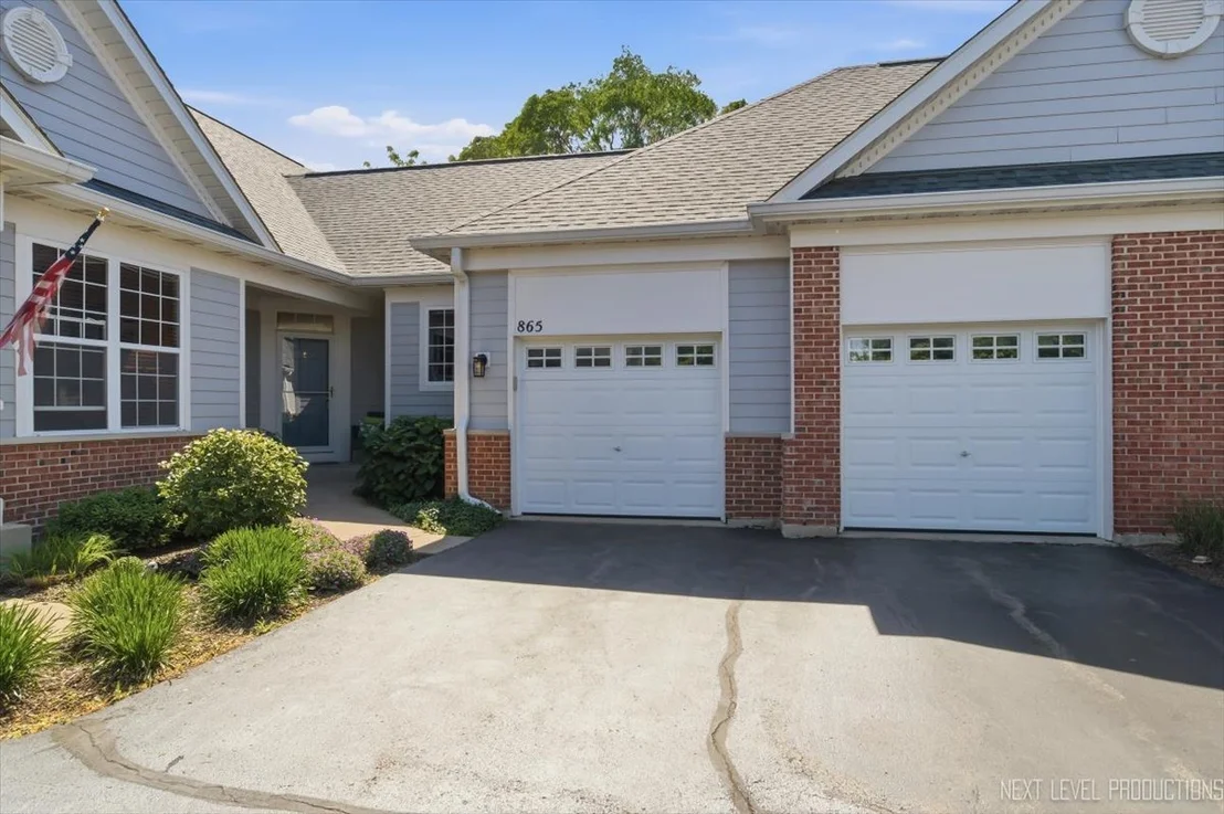 Photo of 865 Cambridge Drive