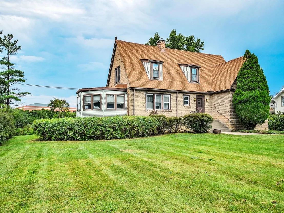 Photo of 2610 Park Lane
