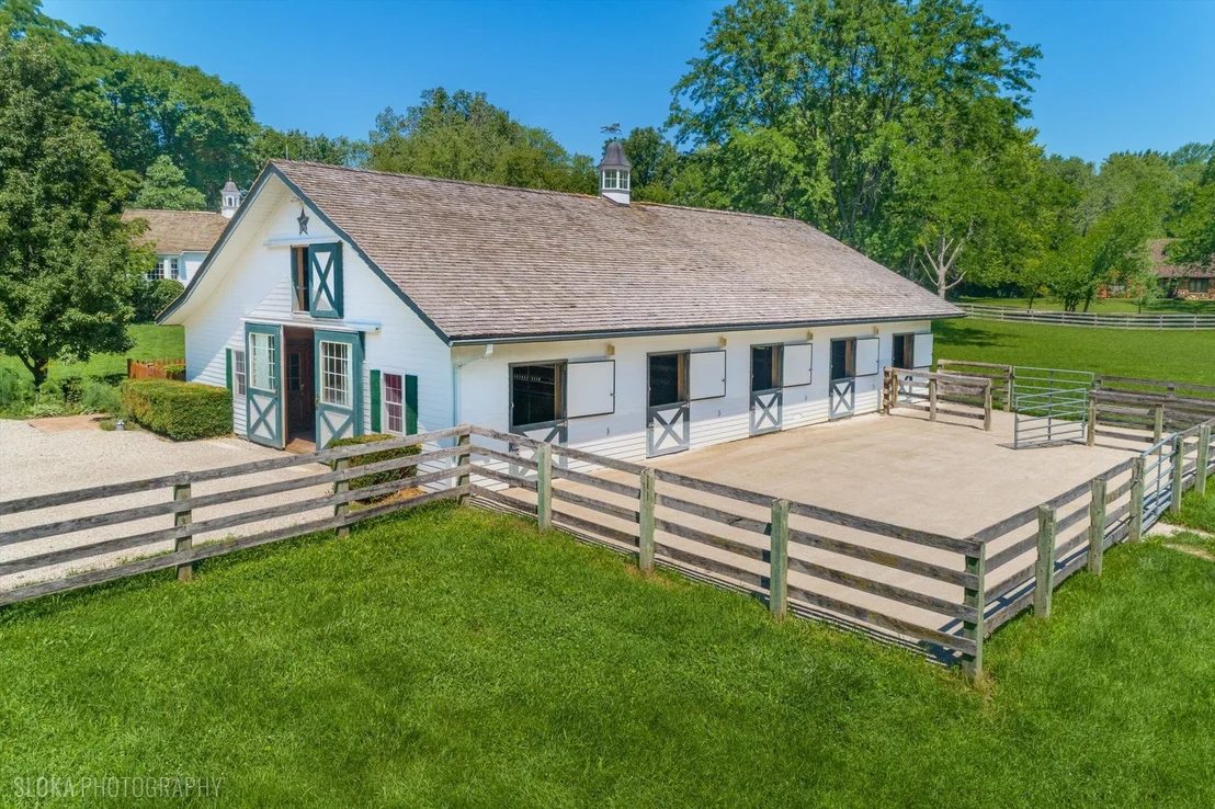 Photo of 13 Deepwood Road