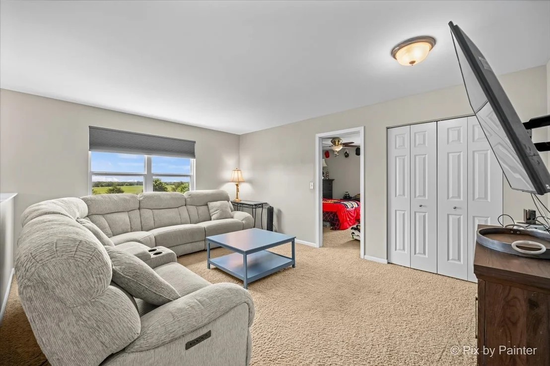 Photo of 909 Avalon Way