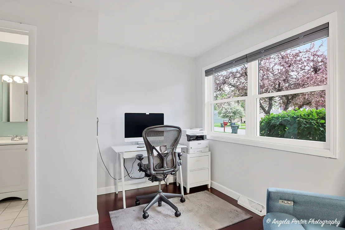Photo of 412 Surrey Lane