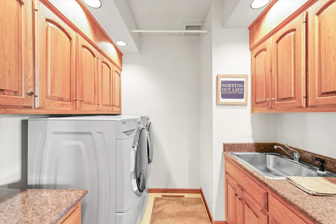 Photo of 2204 Edgewater Place