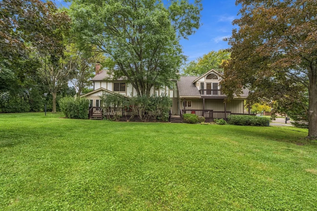 Photo of 1221 W Sable Drive