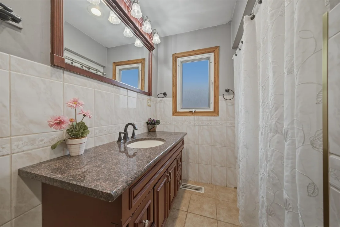 Photo of 810 N Cherry Street