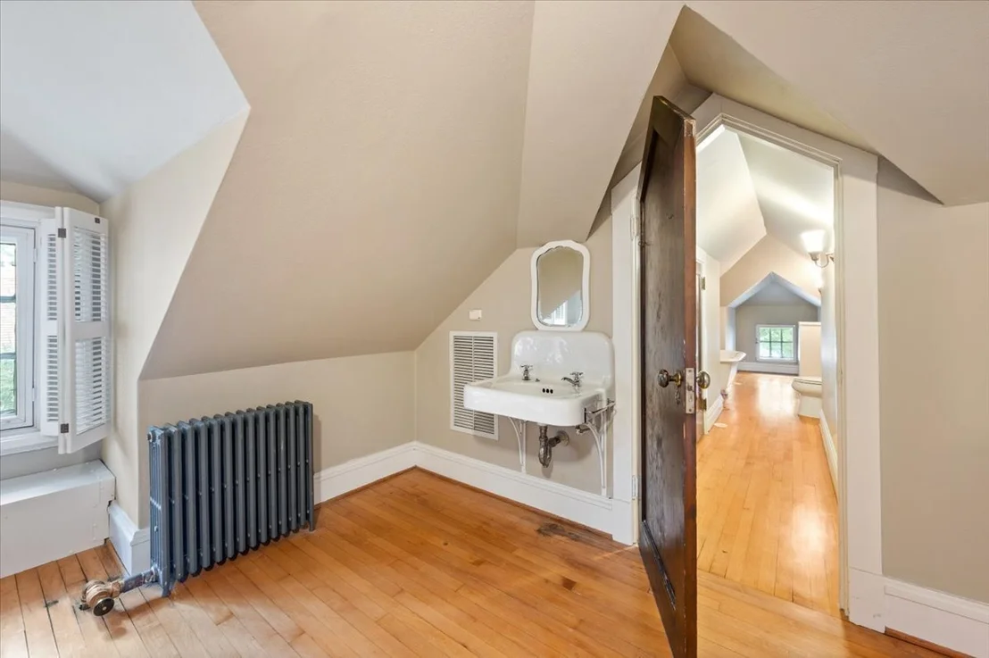 Photo of 2855 Sheridan Place