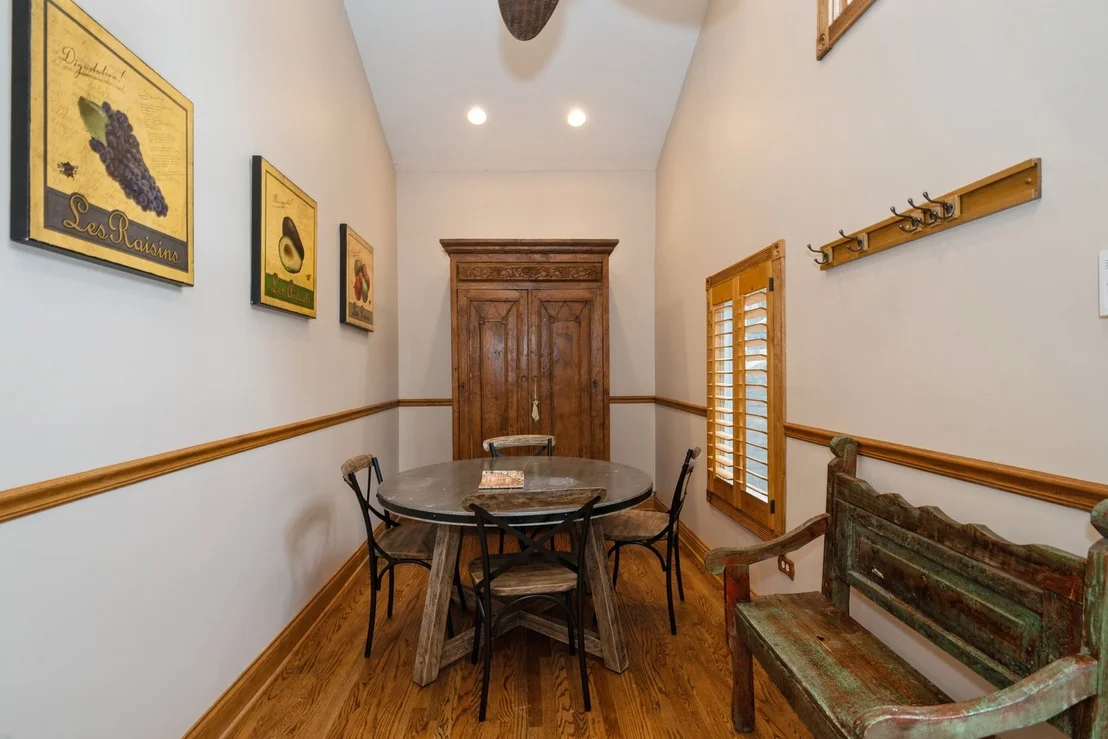Photo of 38635 N Drexel Boulevard