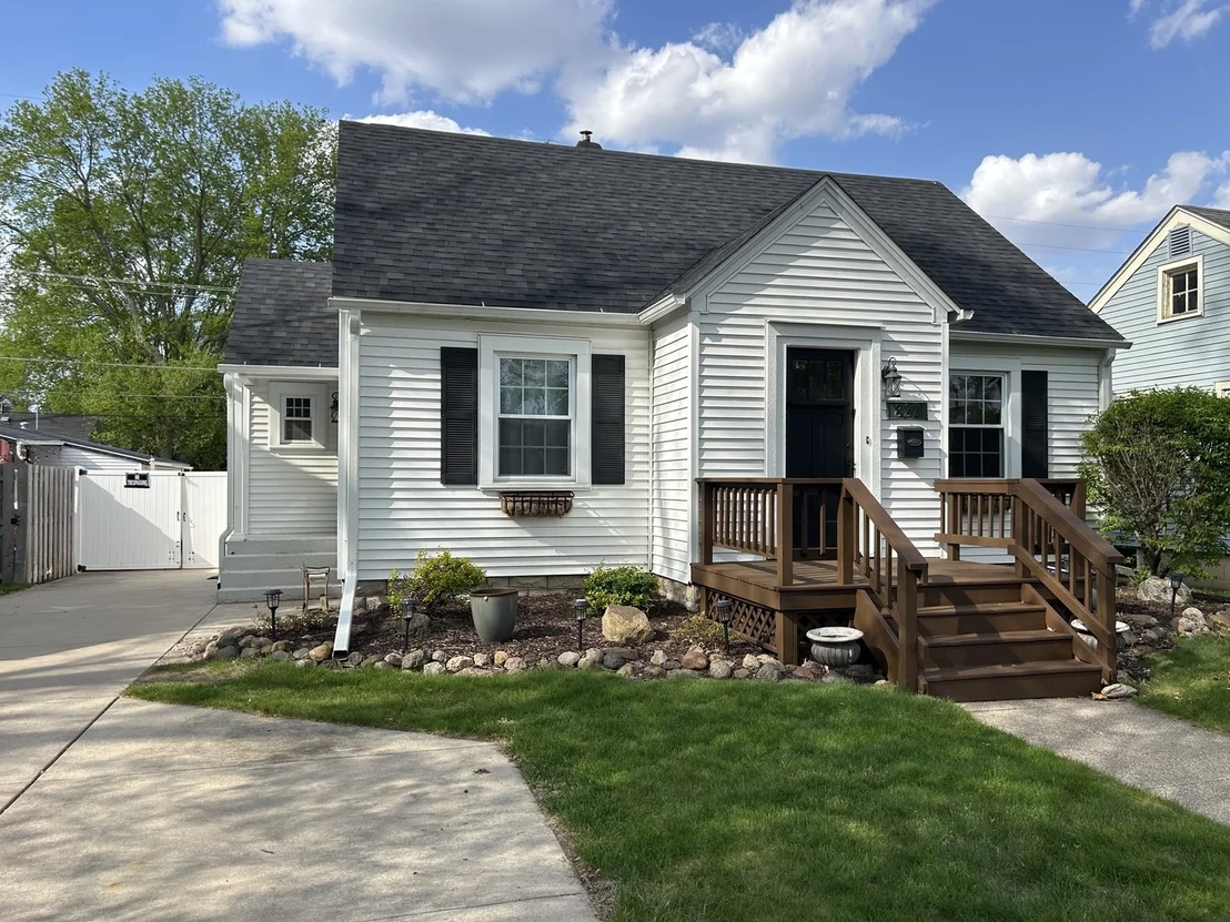 Photo of 822 Douglas Street