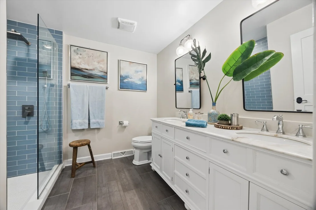 Photo of 6493 Apache Drive