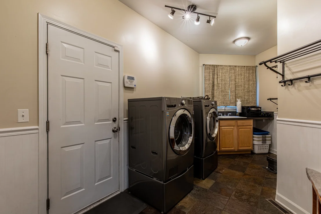 Photo of 4040 River Ridge Lane