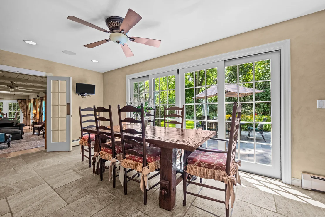 Photo of 908 Elm Place