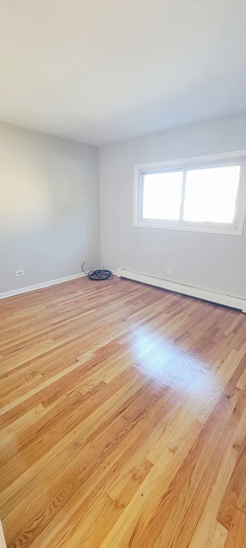 Photo of Unit 2W at 3810 Ruby Street