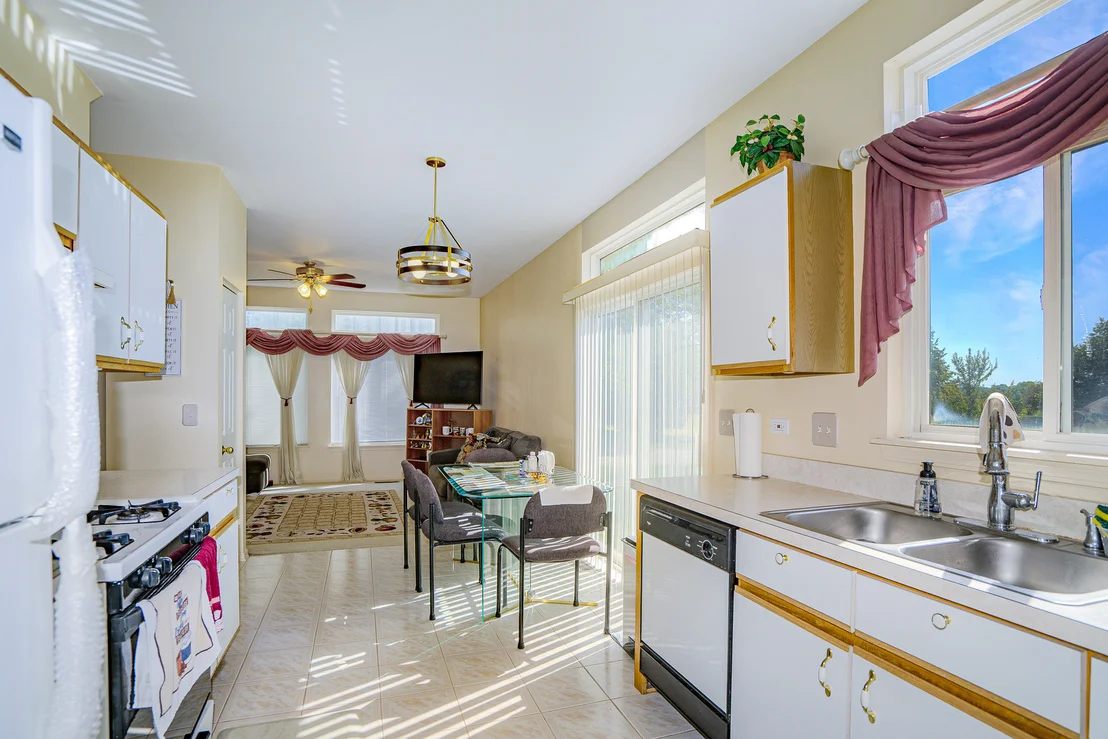 Photo of 384 S Clearview Circle