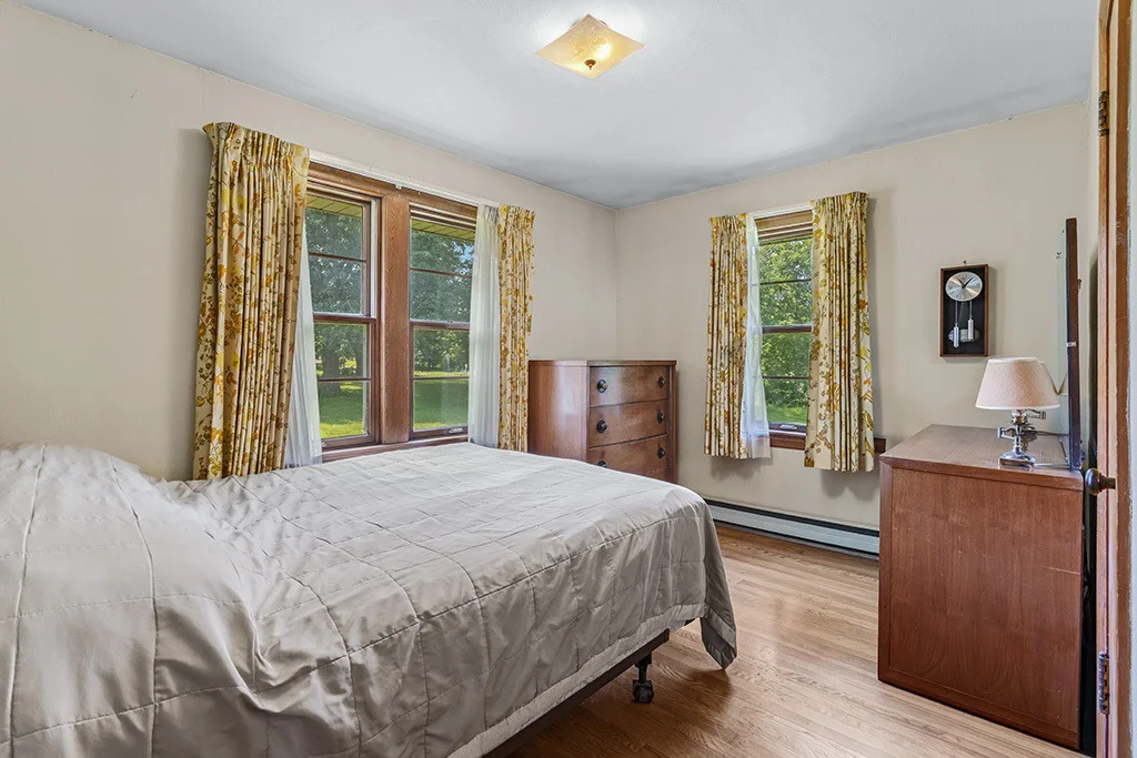 Photo of 2115 MAPLE Road
