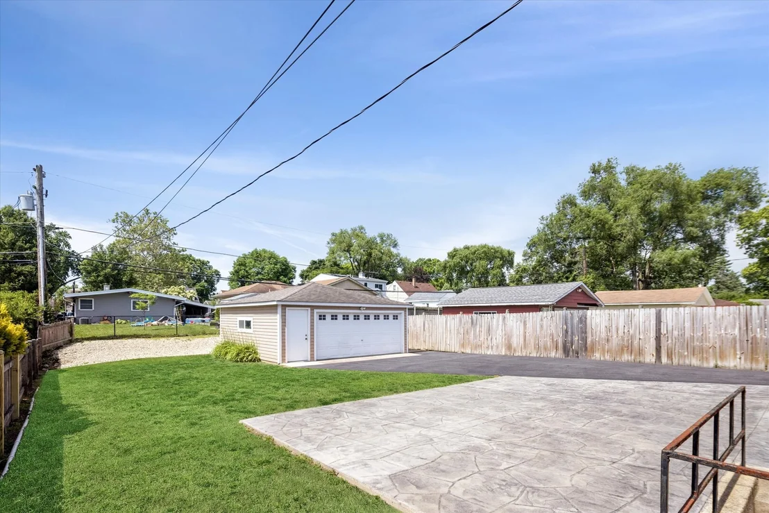 Photo of 408 W Commonwealth Lane