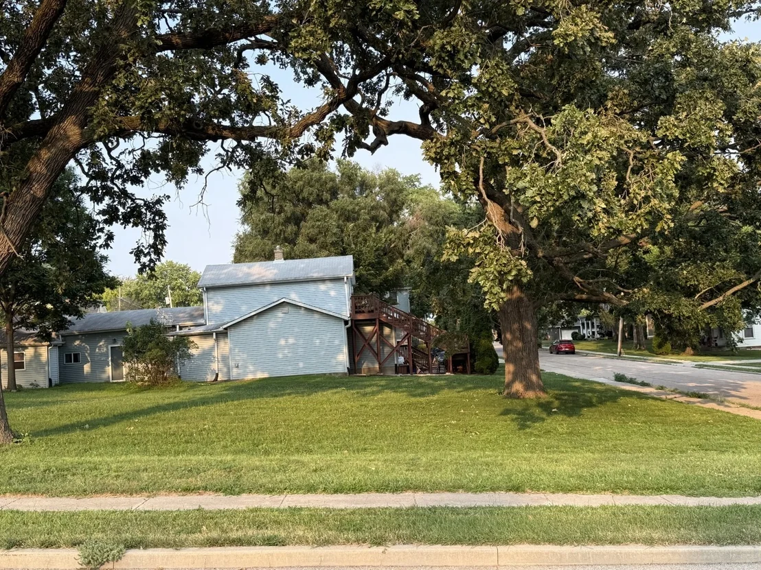 Photo of 1429 Bluff Street